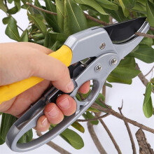 Carbon Steel Pruning Shears with Ergonomic Anti‑Slip Grip, Clean Precision Cutting, 26mm Capacity