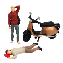 1/64 Detailed Resin Miniature Figures Of Traffic Cop Checking-A