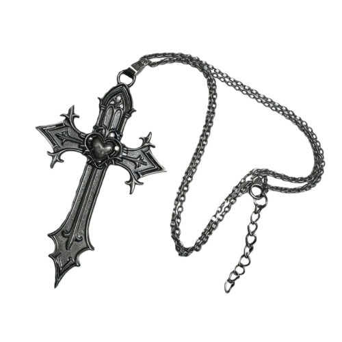 Collier à breloques en forme de cœur avec croix gothique