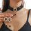Ensemble de bijoux collier et boucles d'oreilles à-or noir 1