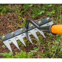 Heavy Duty Garden Rake 6 Teeth – Carbon Steel Head with Reinforced Long Handle for Tough Soil and Weed Removal