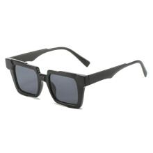 Women's Retro Square Sunglasses UV400 Sun Protection Black Gray Gradient Shades Lightweight Comfortable Fit
