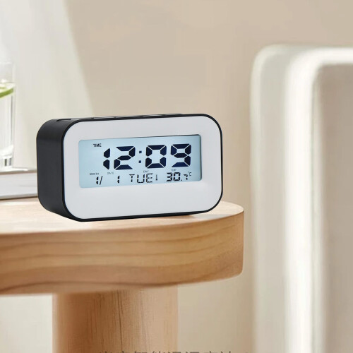 Digitaler Wecker mit Radio und Spiegel 1