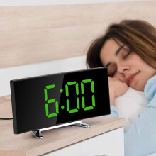 Digitaler Wecker mit gebogenem LED-Display