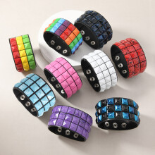 Zacht PU-leer bezaaid armband, verstelbare lengte,-Roze