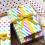 Papel de embrulho de Natal com listras, bolinhas e detalhes em bronze. 5