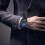 Relógio eletrônico masculino com luz azul e função de alarme. 5