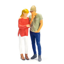 1/64 Scale Resin Couple Holding Hands-See Photo Of Couple