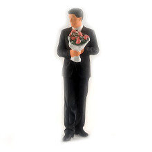 Attractive Miniature Wedding Proposal Resin Statues 1:64- Groom