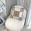 kussensloop van 45x45 cm met de letter H in kaki 5