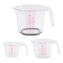 Tasses à mesurer en plastique de plusieurs tailles pour la