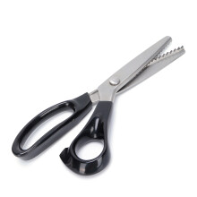 Zickzack-Schneideschere, Edelstahl-Stoffschere mit Zackenschnittfunktion, ergonomisch geformt für einen komfortablen Griff