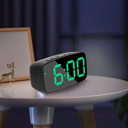 Digital vækkeur med LED-display, 12/24 timer og snooze 2