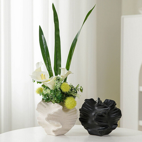 Ceramic Coral Vase Black 12.6 x 14.4 cm 2