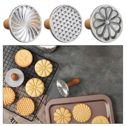 Biscuit Making Mold with Wooden Handle Diamond Biscuit Making Mold 1