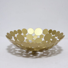 Guld smedejerns frugtbakke rundt hult design