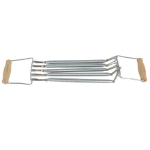 Borstversterker met houten handvat en verwijderbare veer, geschikt voor thuisgebruik en spiertraining.