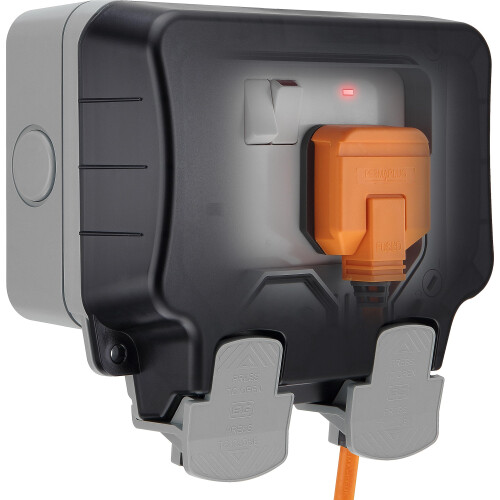 BG Electrical Outdoor Double Switched Power Wall Plug Socket Weatherproof N