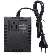 300 W:n 220/240 V:sta 110/120 V:n vaihtovirtajännitteen muuntaja, EU-pistoke