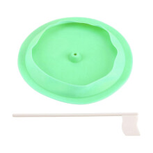 Golf Training Aid with Silicone Top Rim and Plastic Flag for Indoor and Outdoor Use