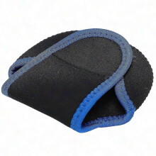 Skyddsfodral för fiskerullar tillverkat av neoprenmaterial