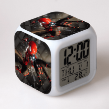 LED-vekkerklokke med Spider-Man-design, 3,15" kube