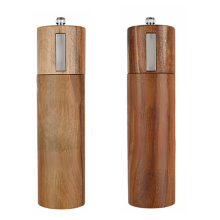 Moedor de sal e pimenta profissional em madeira de nogueira: design resistente à água e à ferrugem para suas necessidades culinárias.