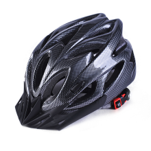 Crucial Air Vents, lichtgewicht fietshelm met afneembaar zonnevizier, perfect voor woon-werkverkeer in de stad en mountainbiketochten.