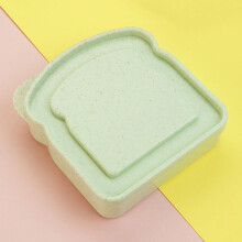 Household toast and sandwich storage box; portable outdoor plastic food storage container (green)