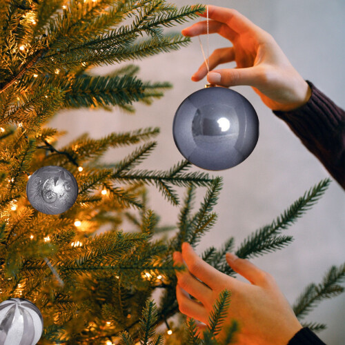 Graue Kunststoff-Weihnachtsbaumkugeln, 12 Stück 1