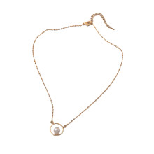 Imitatieparelketting met roestwerende afwerking, minimalistisch design hanger voor dagelijks gebruik, karabijnsluiting voor veilige sluiting,