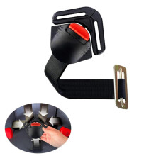 Fibbia di sicurezza per seggiolino auto con fibbia fissa e clip per cintura di sicurezza.