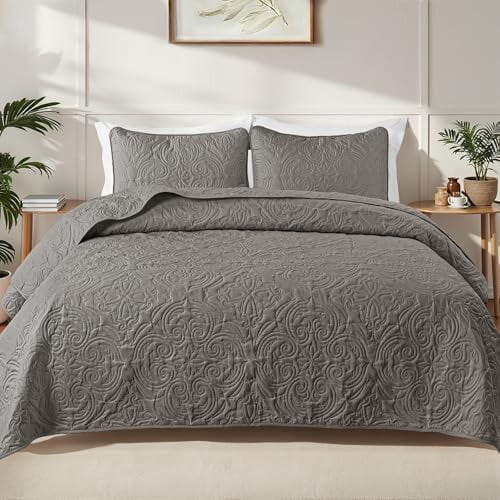 Sengetøysett med queen size-seng og 2 puter