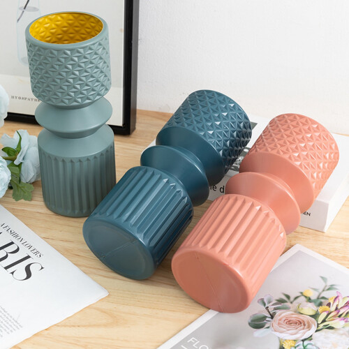 Freestanding cylindrical plastic vase for table decoration, 2