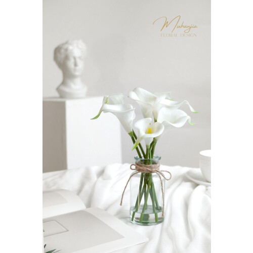 White Artificial Calla Lilies in Glass Vase, 7-Piece 2
