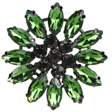 Broche de revers en strass scintillants, accessoire de mariage aux couleurs éclatantes. Motif floral exquis. Matériau brillant et résistant.