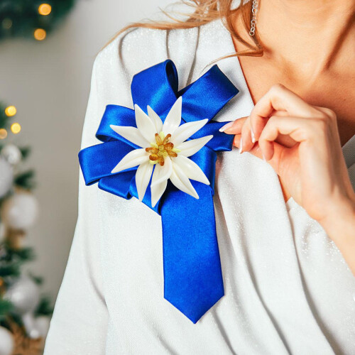 Broche Edelweiss en émail léger, facile à porter sur n'importe 1