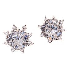 Pair of Sparkling Sun Flower Snowflake Ear Clips-1Stud earrings