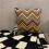 Vinröd sammets Chevron örngott 61x61 cm 3