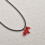 Collier Unique en forme de cheval rouge, cordon en cuir 4