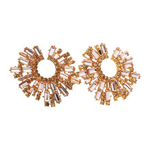 Pierres précieuses élégantes de boucles d'oreilles de-Champagne