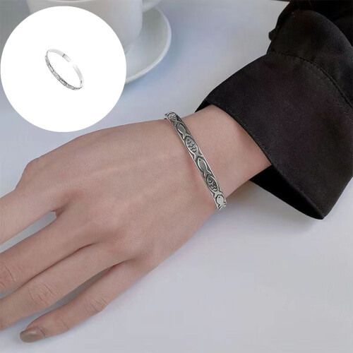 Elegant Fish Shaped Open Bangle Bracelet With Intricate Carving 1