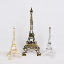 Estátua metálica da Torre Eiffel de 15 cm para decoração de mesa.