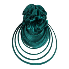 Fascia per capelli verde da donna, ideale per il tea party.