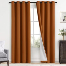 Cuirtíní Dorcha 52" L x 84" F, Péire Grommets Poileistear