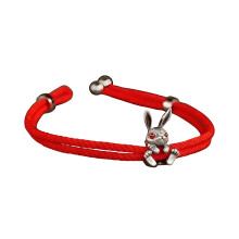 Elegantes handgefertigtes Seilarmband mit Ostermotiv und-Rot