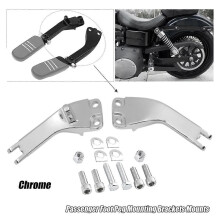 Staffa di montaggio cromata per pedana passeggero compatibile con Super e Wide Glide 06-17