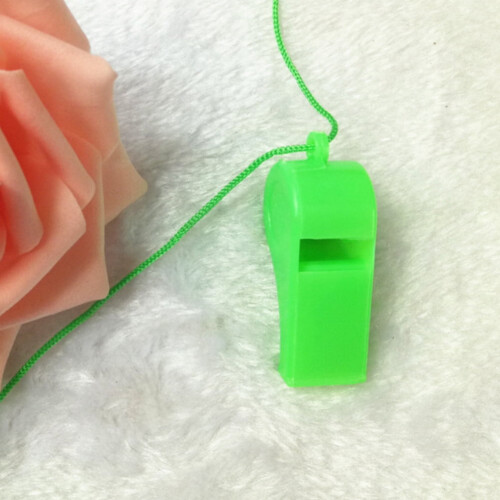 Fluiere din plastic, pachet de 10, cu șnururi 1