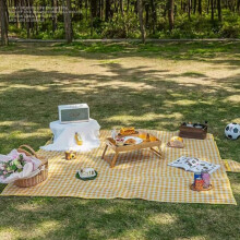 Faltbare, wasserdichte Picknickdecke, tragbare Outdoor-Strand-Campingmatte, sandabweisend, geeignet für Familienreisen (80 x 60 Zoll)