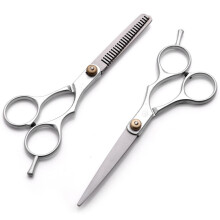 Tijeras de entresacar y texturizar, la elección de los barberos profesionales. Diseño ergonómico para mayor comodidad durante todo el día. Hojas